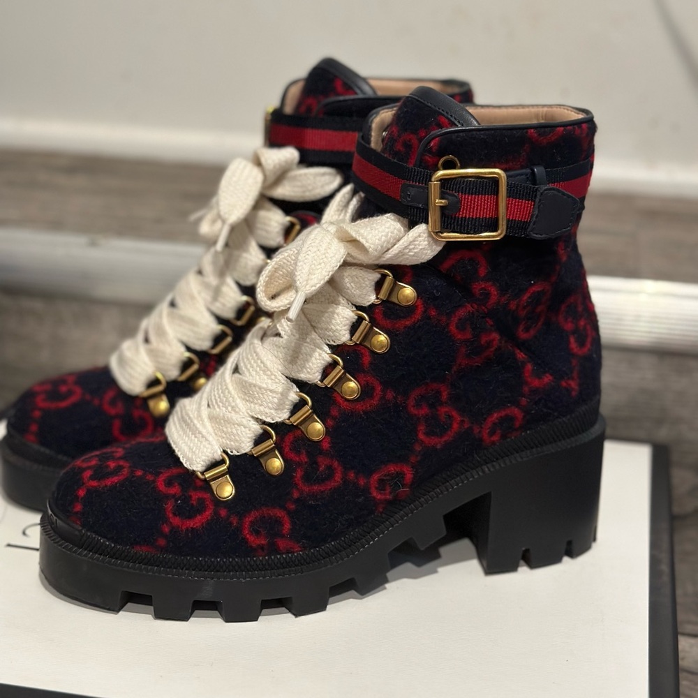 Gucci Women's Black and Red Ankle Boots